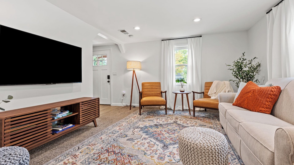 Dry Ridge Cottage | Stylish Comfortable Bluegrass Cottage 7 min to Ark - Fire Pit!