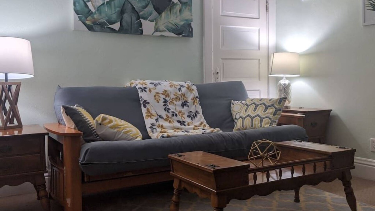 Silvis Apartment | Stylish, comfy loft near town and The Rust Belt