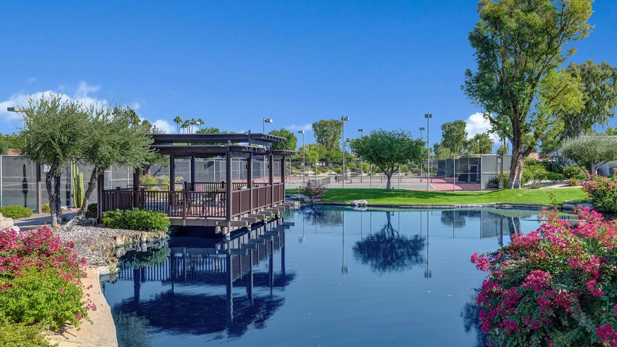 Sunrise Vista Chino Condo | Stylish Condo at Sunrise Racquet Club-Close to Palm Springs Shopping and Dining