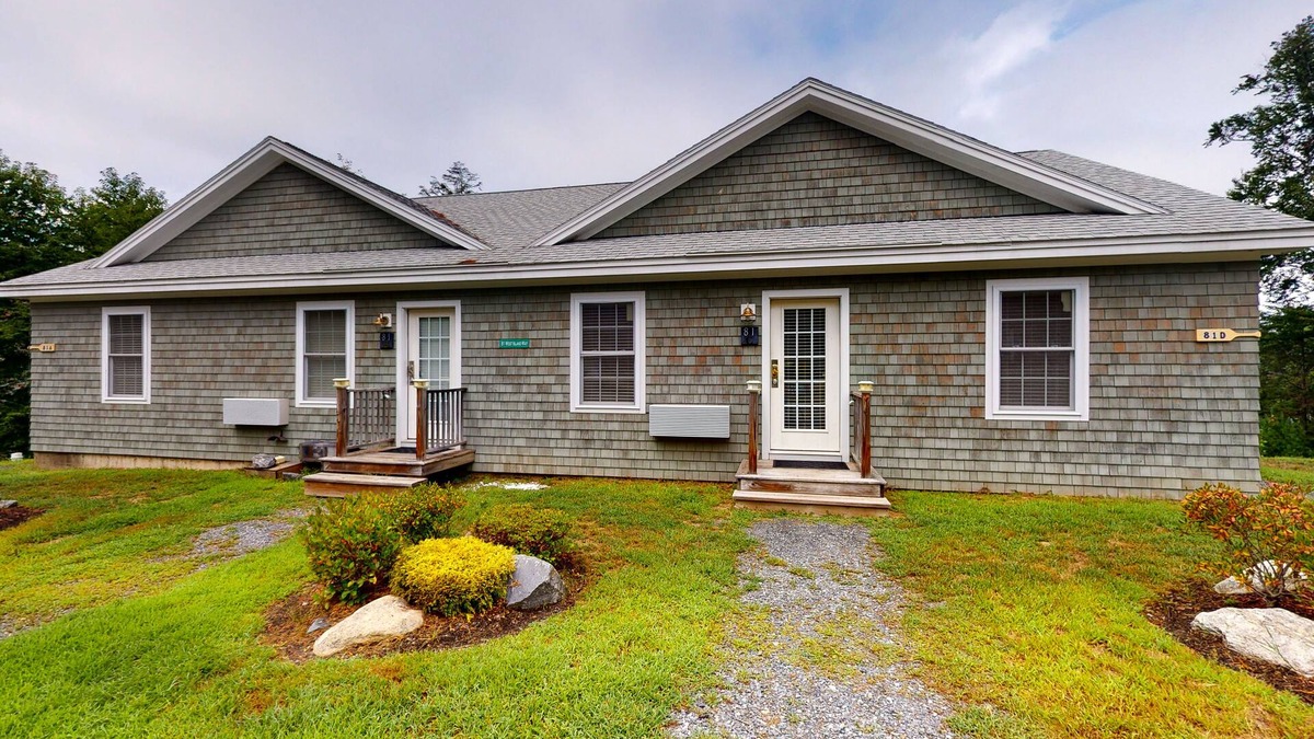 Edgecomb Condo | Stylish Condo at Sheepscot Harbor Resort w/Free WiFi, River Views, & Balcony