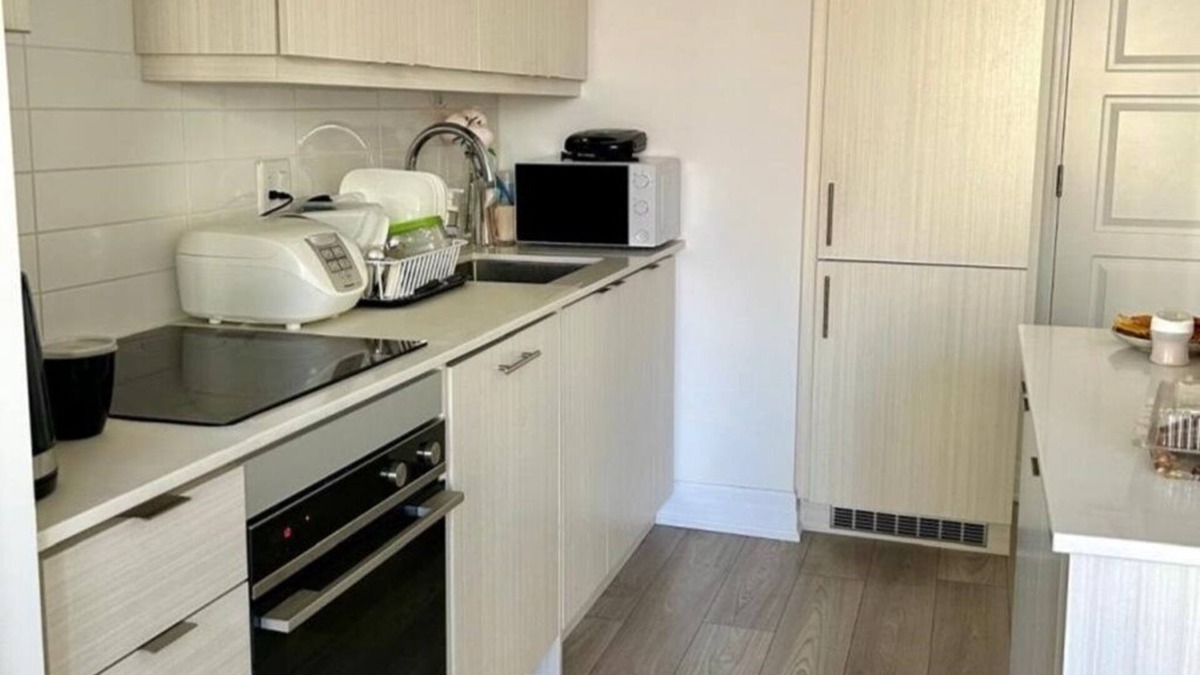 Downtown Mississauga Apartment | Stylish Condo in the Heart of the City
