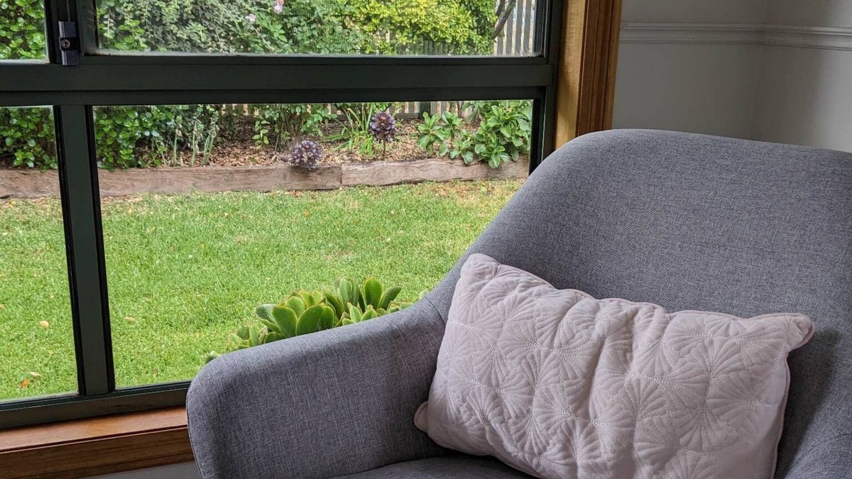 Buninyong Cottage | Stylish cottage in central Buninyong