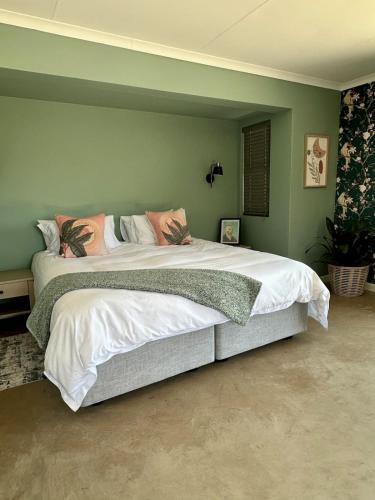 Merrivale Apartment | Stylish Cottage on secure estate