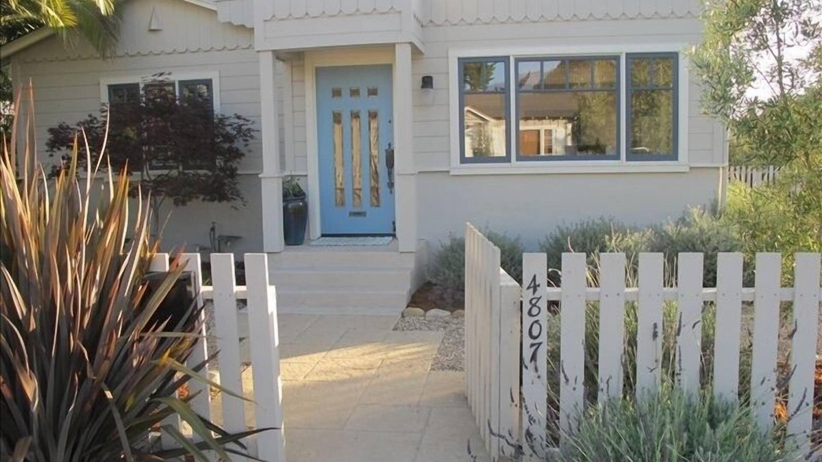 Carpinteria Cottage | Stylish Cottage Retreat by the Sea 2 in Charming Carpinteria