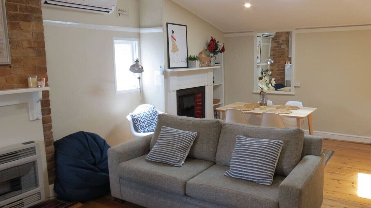 Orange House | Stylish country cottage in central Orange