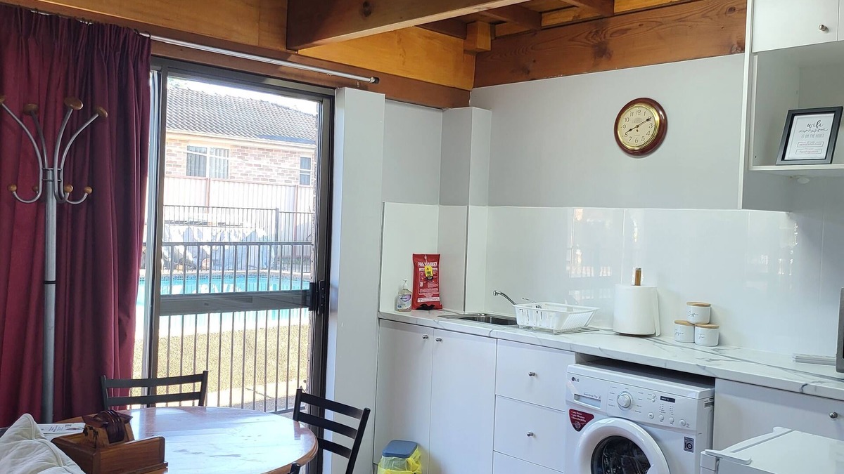 Windsor Ski Chalet | Stylish Cozy Swimming Pool Facing Self-Contained Room No 2 in delightful Windsor