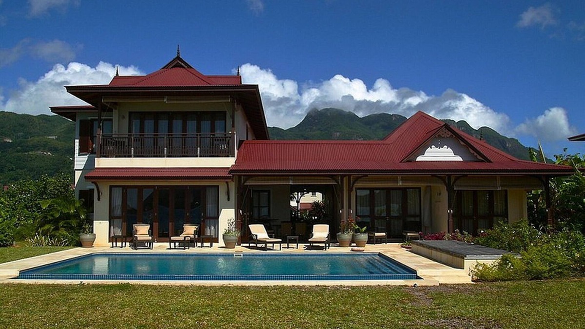 Mahe Island Villa | Stylish decorated 03 bedrooms villa with pool and views on the Ocean