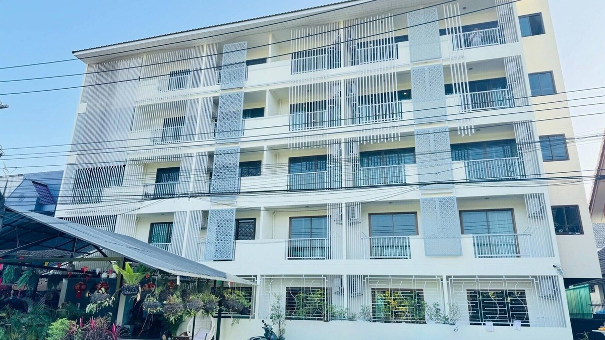 Chang Phueak House | Stylish Deluxe Twin | Perfect for Shared Stay