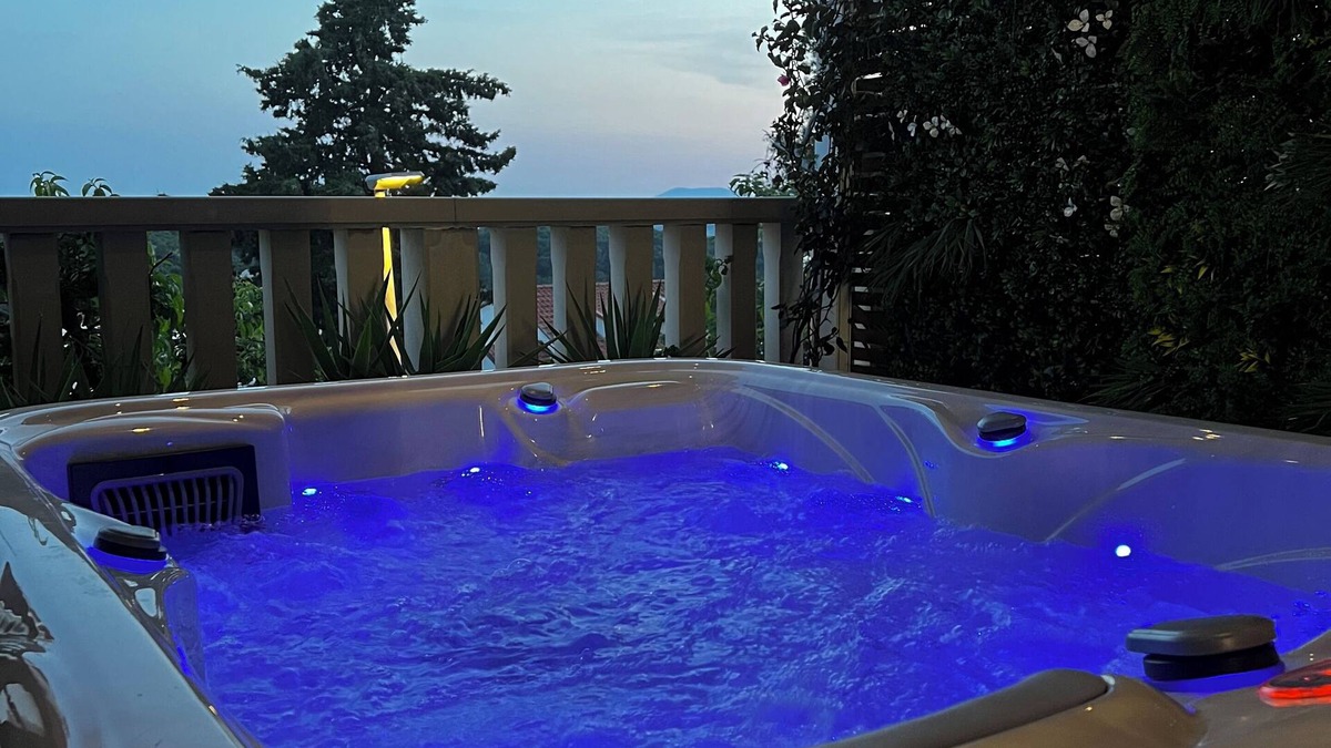 Krizna luka Bed & Breakfast | Stylish Double Room + Breakfast & Private Jacuzzi