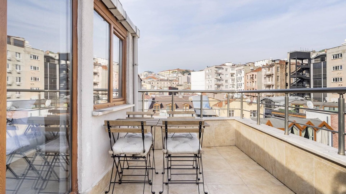 Tophane Apartment | Stylish Duplex with Terrace 650 m to Galata Tower