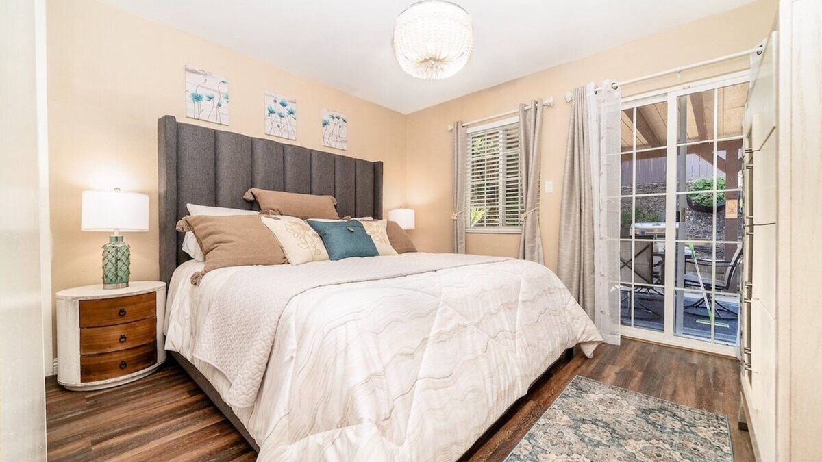 San Marcos House | Stylish Duplex with Fenced Yard in San Marcos