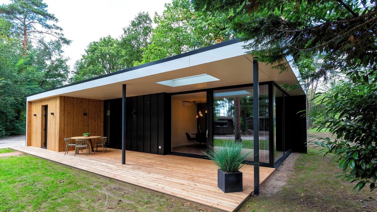 Maasbree House | Stylish eco-cottage in a forest setting with covered terrace, modern kitchen and ideal for families who love nature and comfort.
