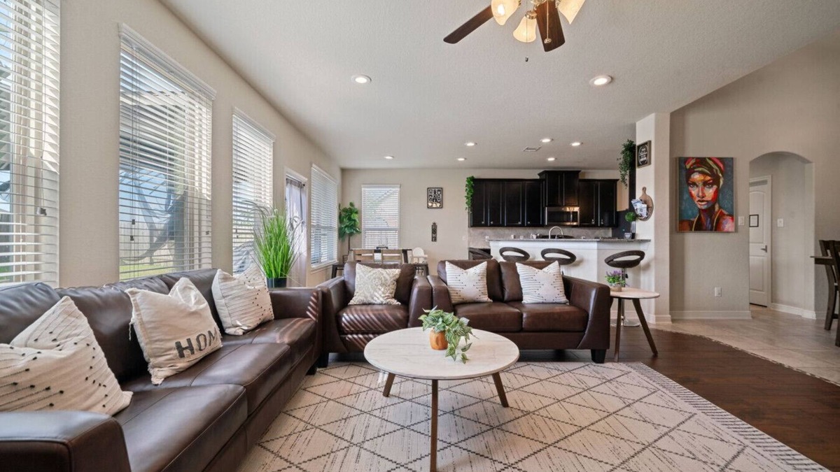 College Park House | Stylish Escape Near lake Conroe & The Woodlands