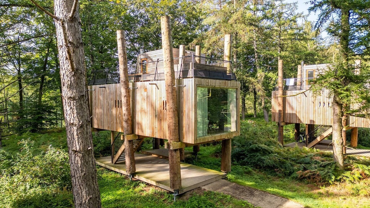 Maubray House | Stylish Escape with Views