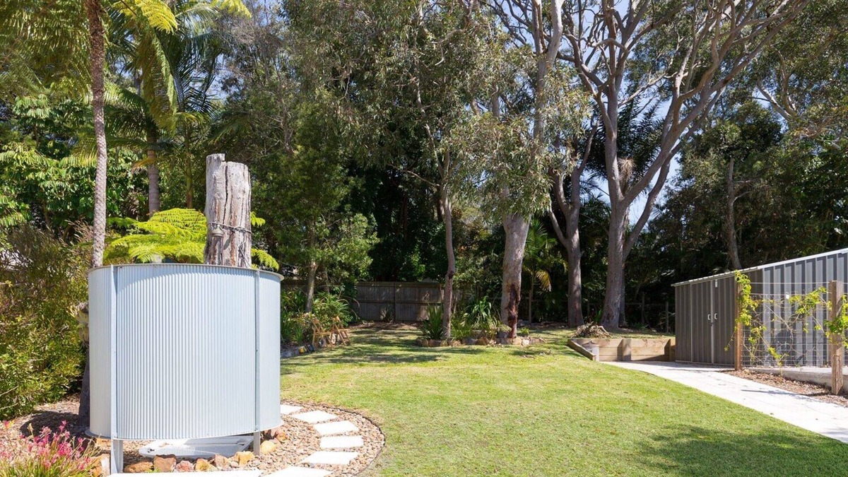 Bateau Bay House | Stylish family friendly beach house