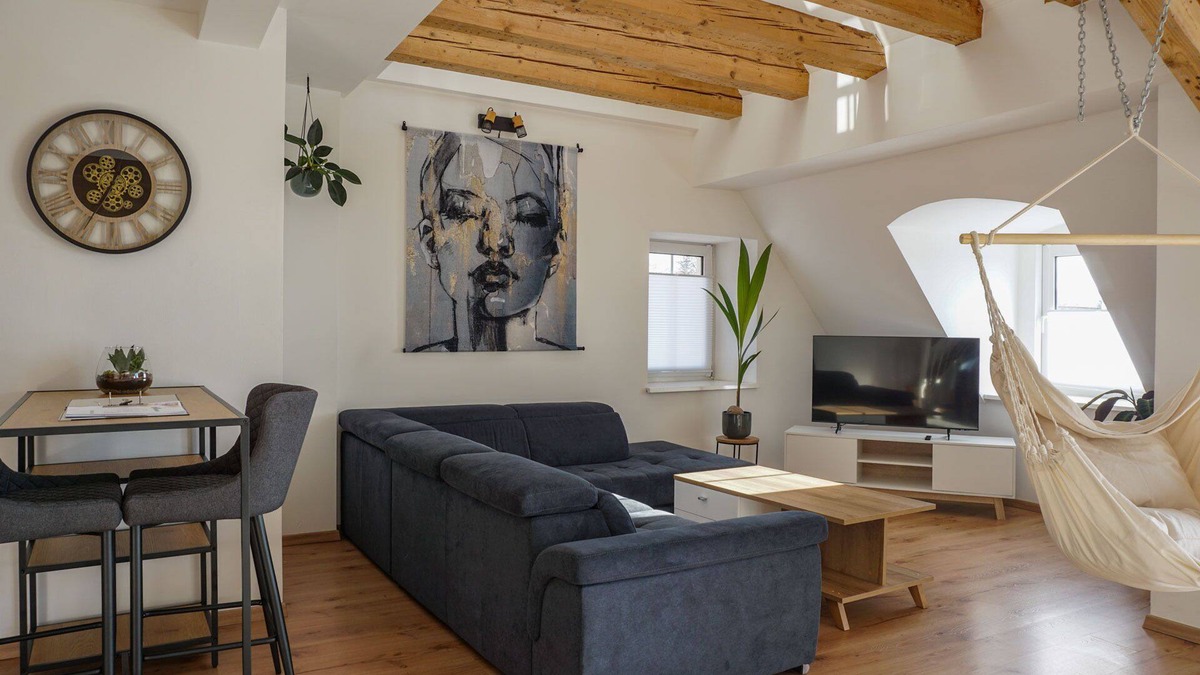 Mering Apartment | Stylish & family friendly maisonette flat | 20 min from Munich