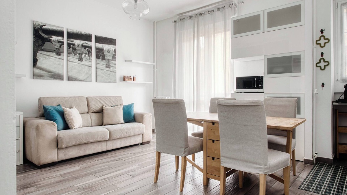 San Siro Apartment | Stylish Flat Near San Siro – Metro, WiFi & AC