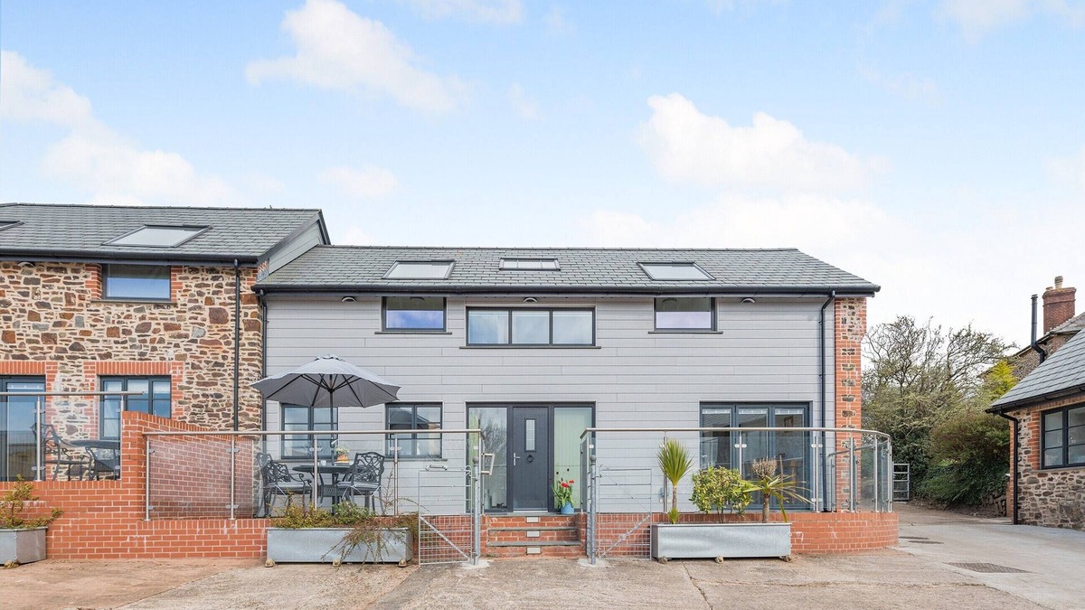 Thelbridge Cottage | Stylish four-star cottages on a working Devon farm, sleeping up to 14 guests.