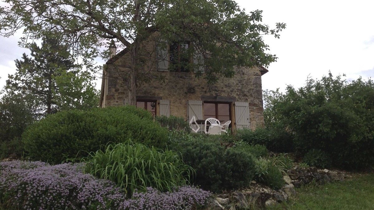 Saint-Julien-de-Lampon House | Stylish, 1830s Stone Barn on13 acres, 20 mins Sarlat. Relaxing and private