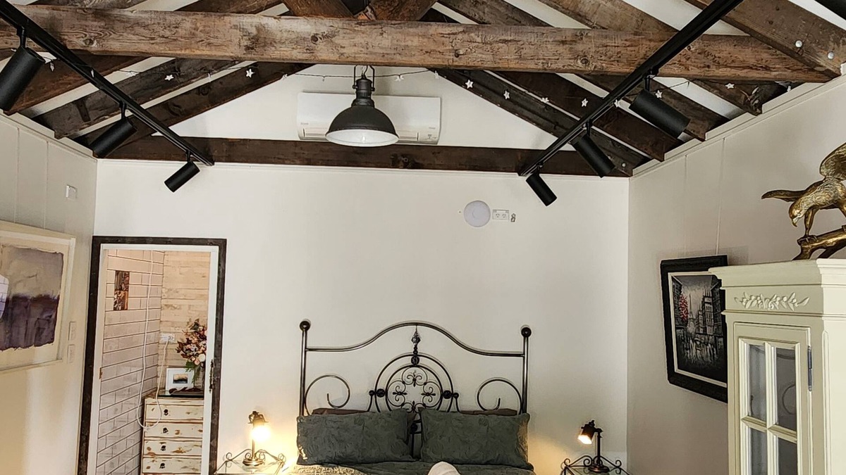 Parramatta House | Stylish Gallery Sleeps 4 | Near Parramatta CBD