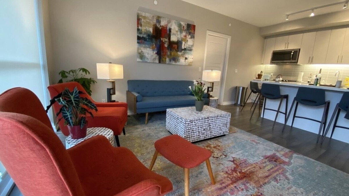 Innisfil Condo | Stylish getaway condo, resort living