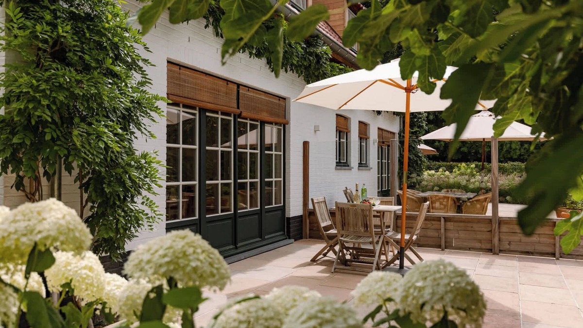 Sint-Andries Villa | Stylish Guest Rooms: Free Bikes, Terrace & Parking
