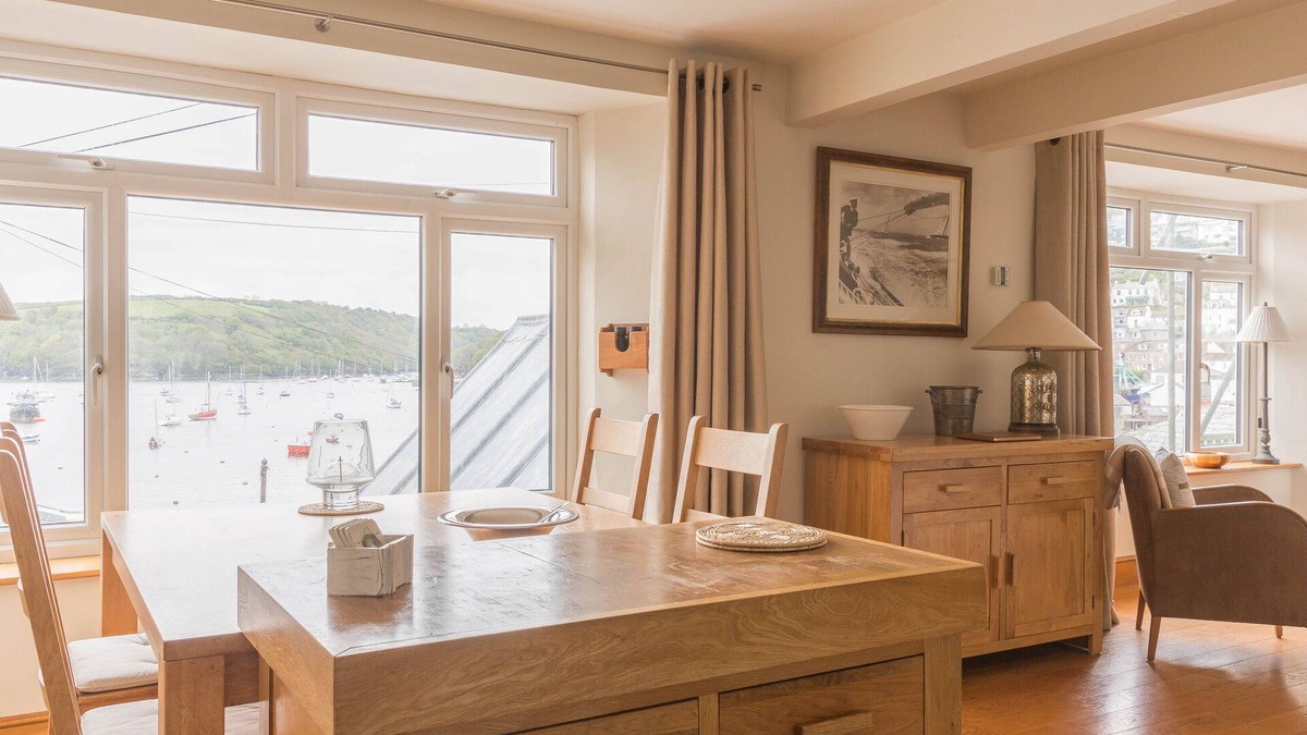 Polruan Apartment | Stylish Harbourside Apartment in Polruan, Cornwall