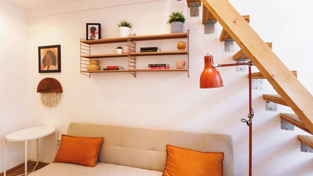 Rudolfsheim-Funfhaus Apartment | Stylish Haven - Near Yppenplatz and Brunnenmarkt