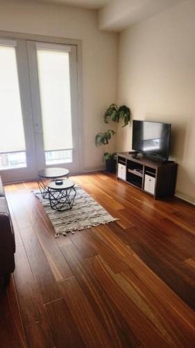 The Galleria Apartment | Stylish Hidden Gem-Corporate Space