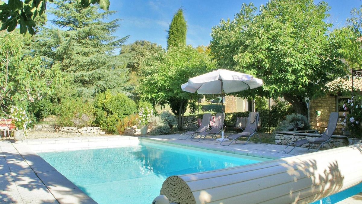 Viens Villa | Stylish Hilltop Retreat