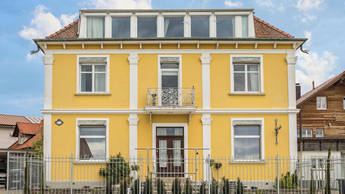 Sigmarszell Apartment | Stylish Holiday Apartment "Tuna" in Old Building Villa, with Mountain View