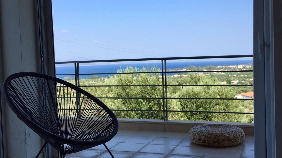 Aigialeia Villa | Stylish holiday house with sea view