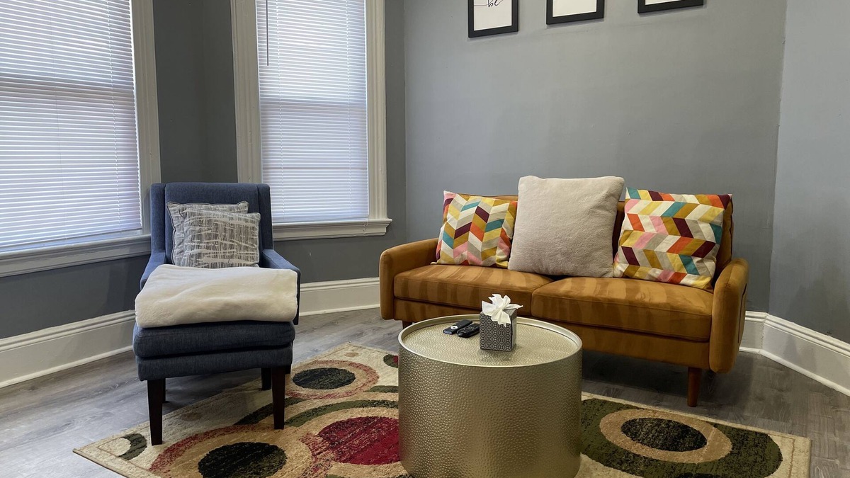 West Orange Apartment | STYLISH HOME 20 MINS AMERICAN DREAM MALL NYC EWR