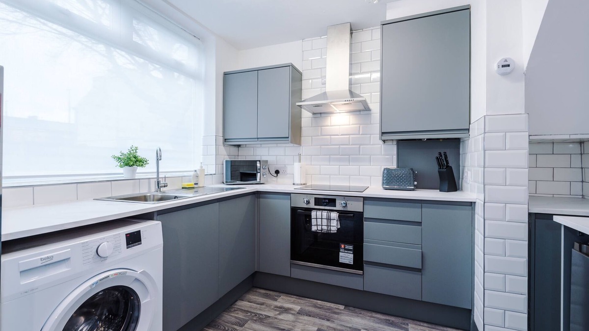 Droylsden House | Stylish Home in Manchester | | Ideal for Business & Groups - Sleeps 8!