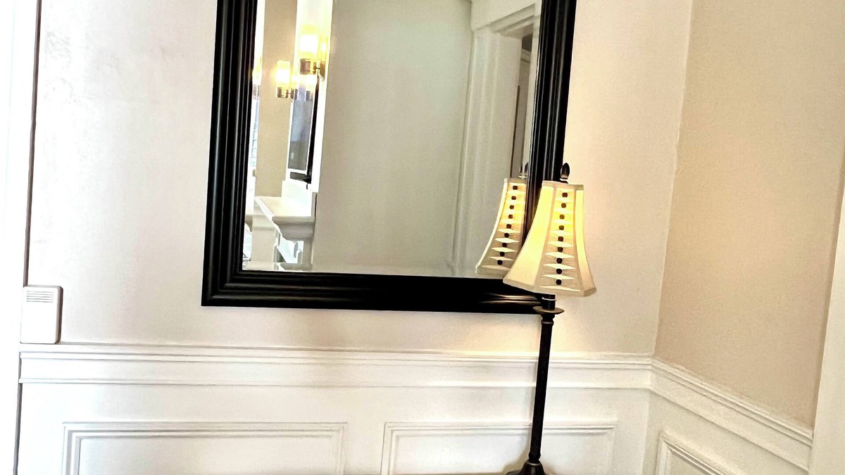 Wakefield Condo | Stylish home next to train to Boston, near Salem