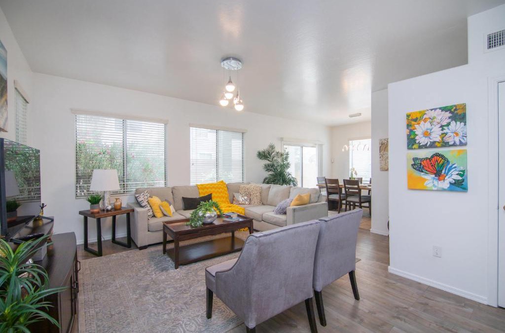 Laveen Village House | Stylish Home Phoenix - Low Rates NOW!