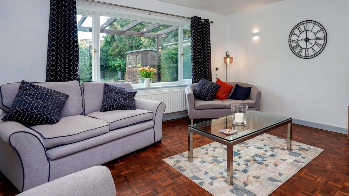 Colchester House | Stylish House - Halstead Road, Colchester