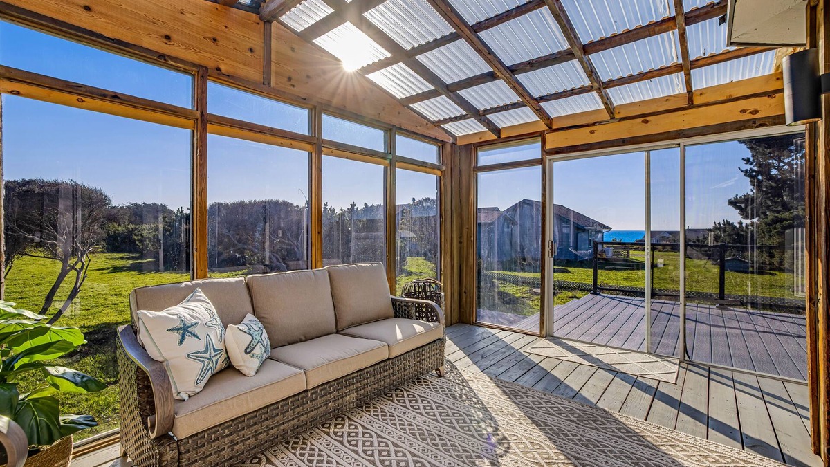 Fort Bragg House | Stylish house w/hot tub, fireplace, game room, beach access, sunset/ocean views
