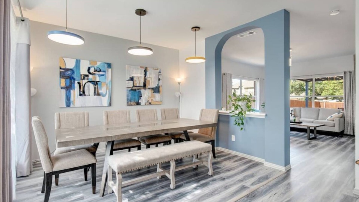 Flower Mound House | Stylish House w playset ,Game room &BBQ near DFW airport ,Gaylord sleeps 10-14