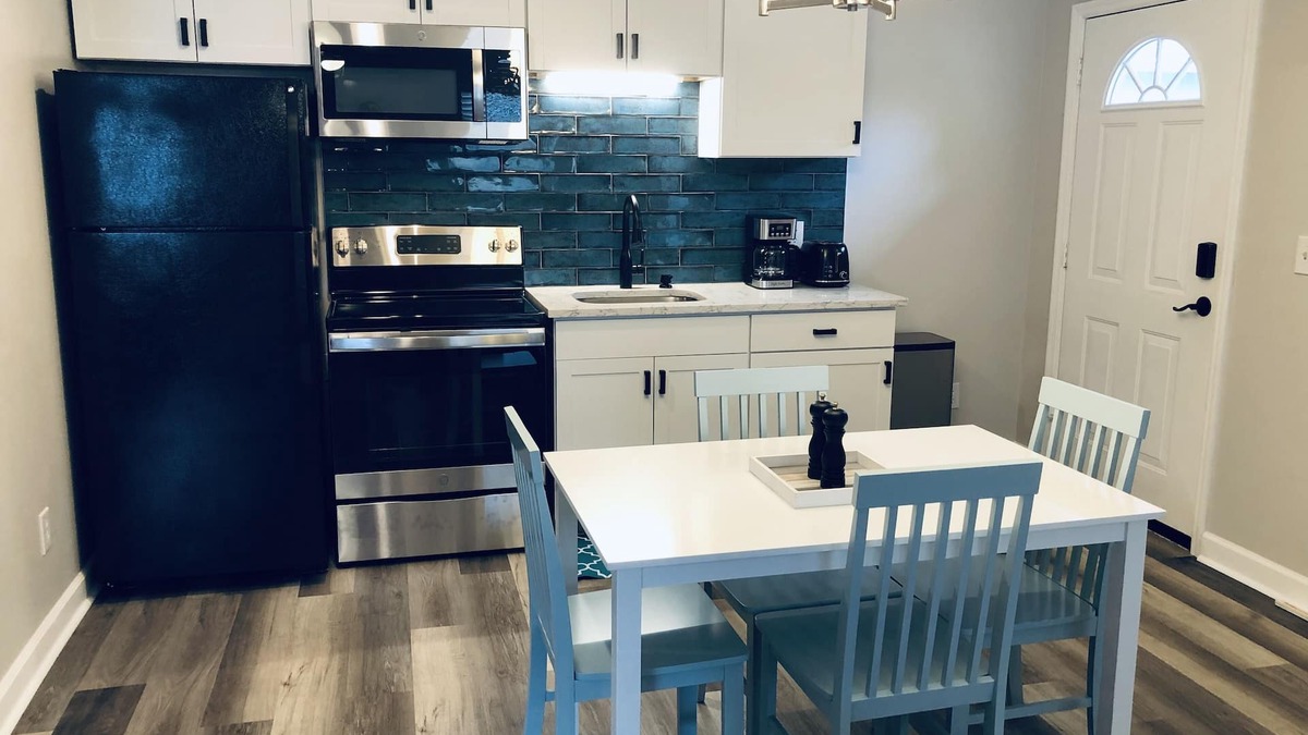 SoHo Apartment | Stylish Hyde Park mother-in-law suite