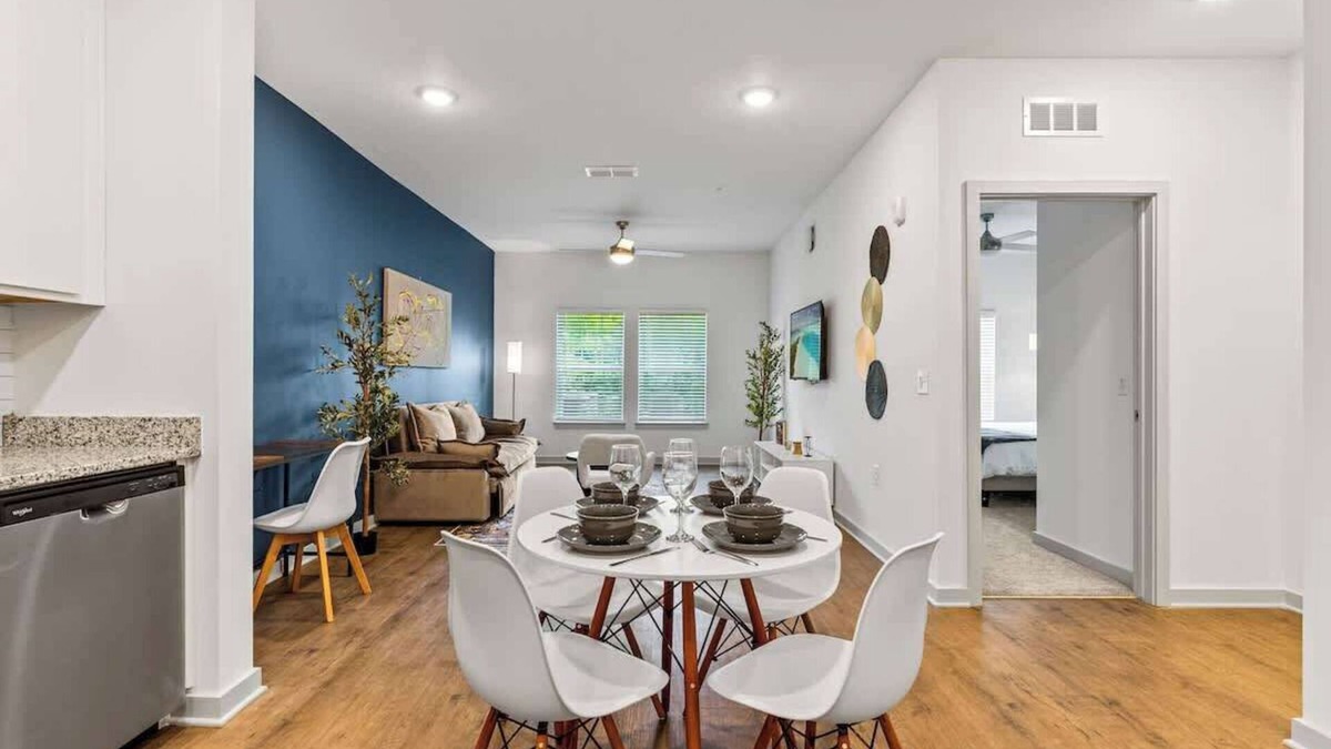 Lake Buena Vista Apartment | Stylish King Apt Near Parks 2/Top Amenities Pet ok