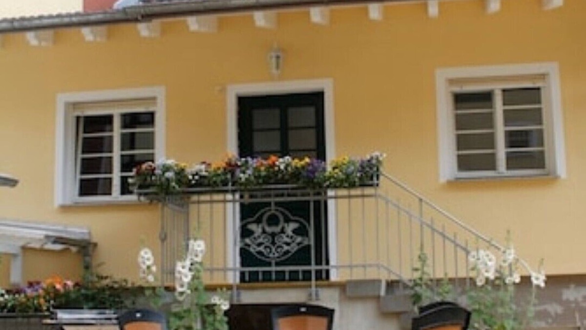 Andreasvorstadt Condo | Stylish living close to the old town, the university and the hospital
