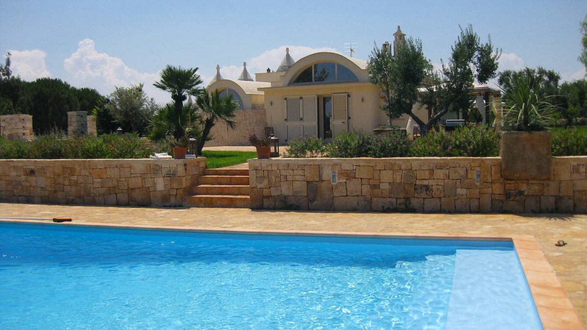 Ostuni Villa | Stylish luxury, beautiful large pool, great location