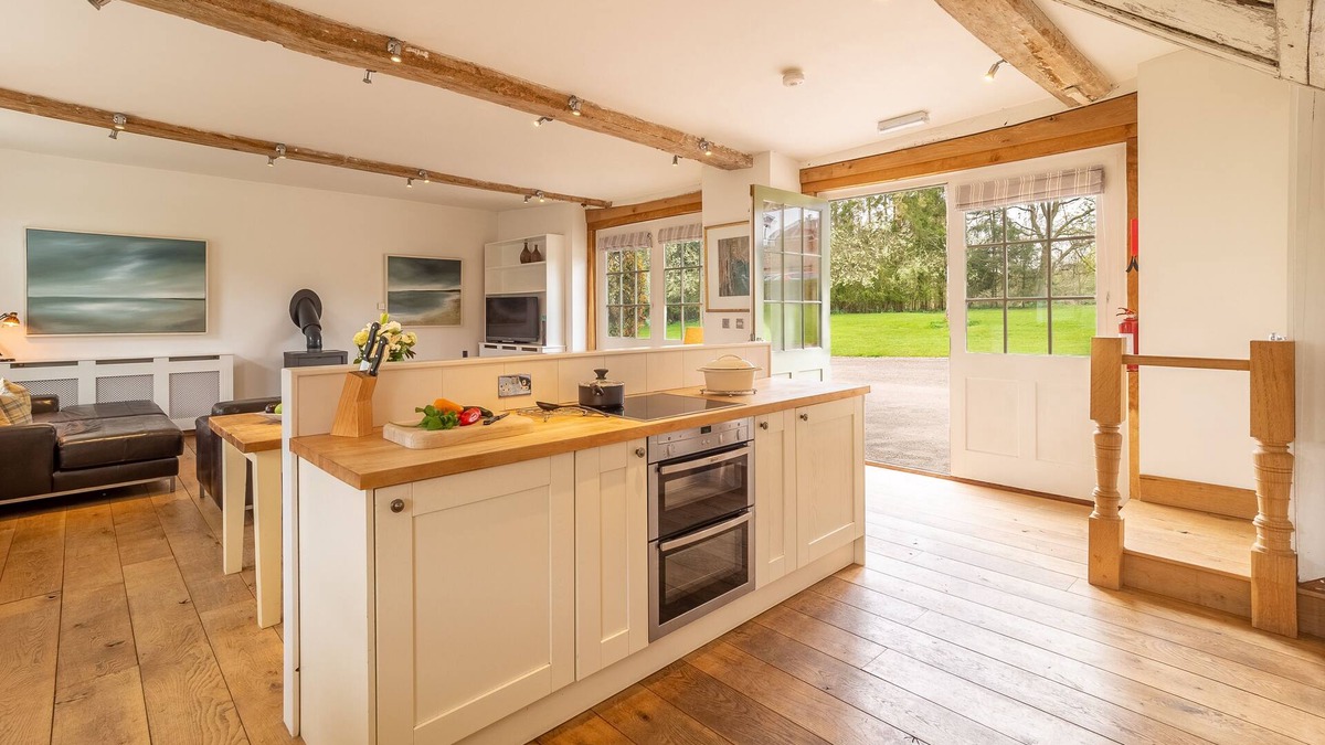 Sudbury Cottage | Stylish luxury cottage in historic country estate - Belchamp Hall Coach House