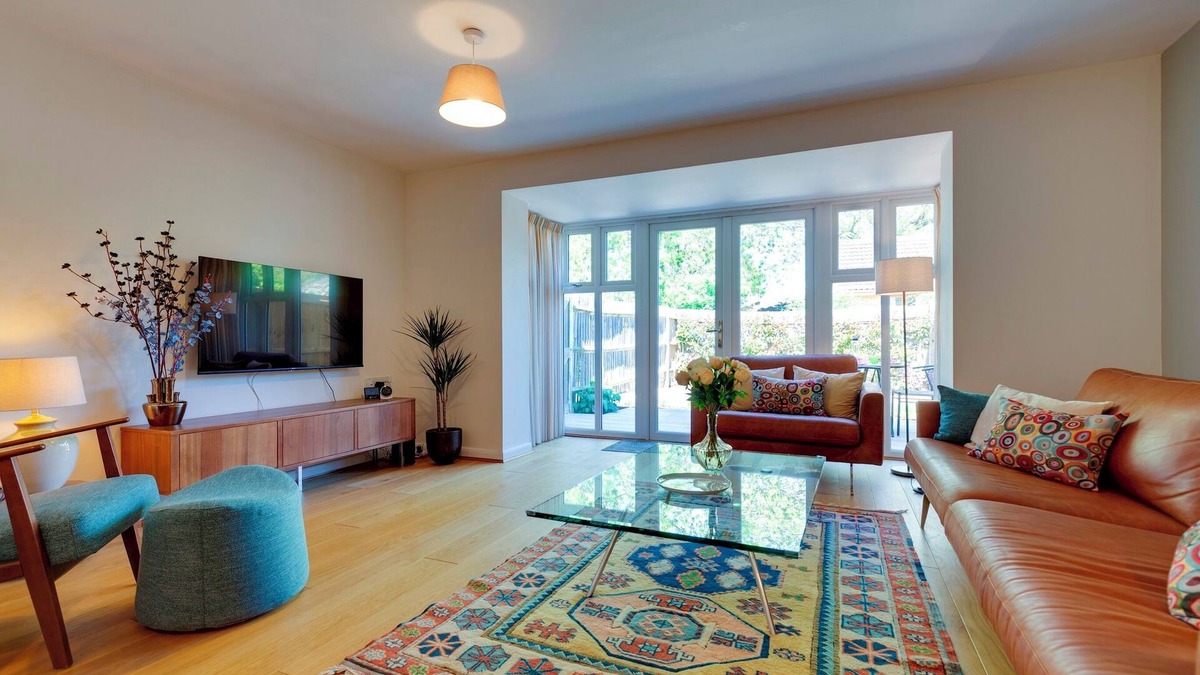 Cambridge House | Stylish luxury on edge of Cambridge | Free Parking | Pass the Keys