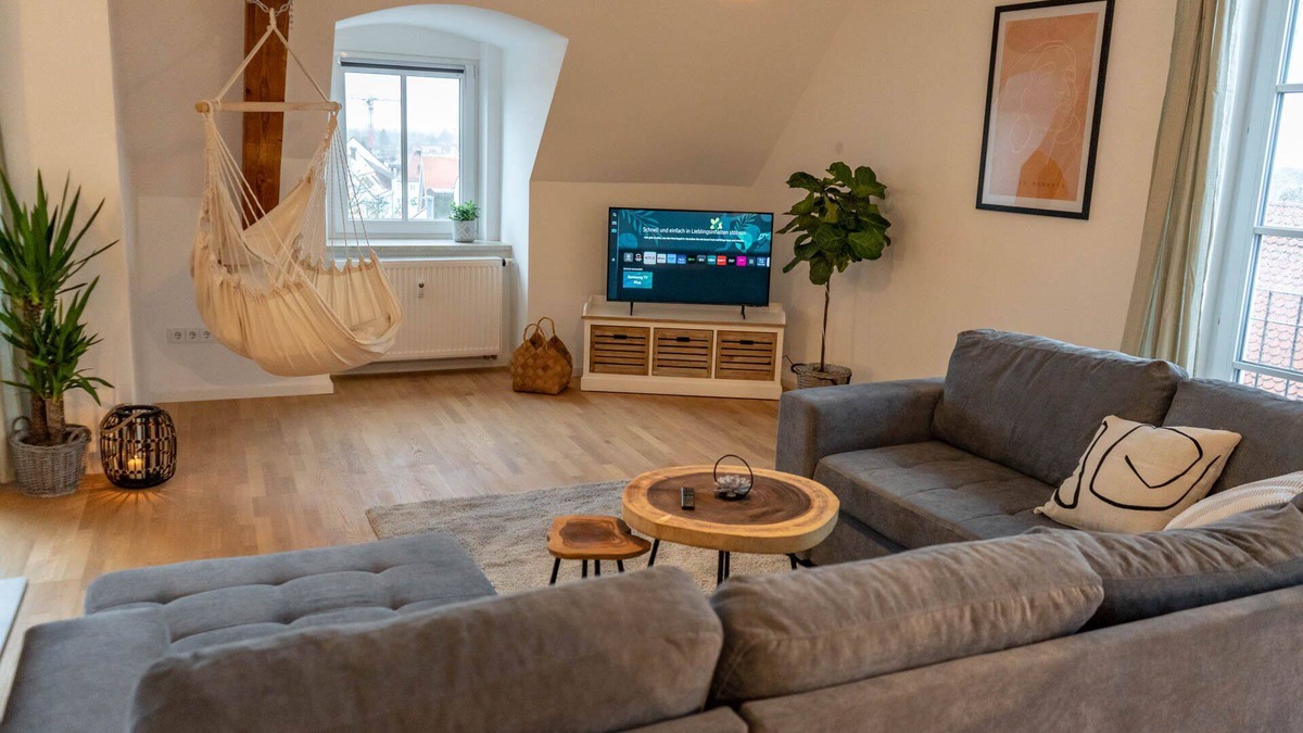 Mering Apartment | Stylish maisonette for 8 people in the town center of Mering