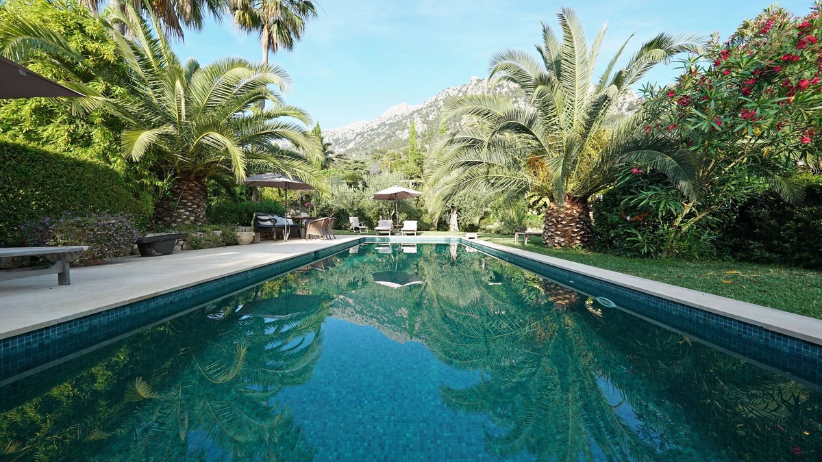 Biniaraix House | Stylish mansion in an enchanting garden in Biniaraix for 8 people