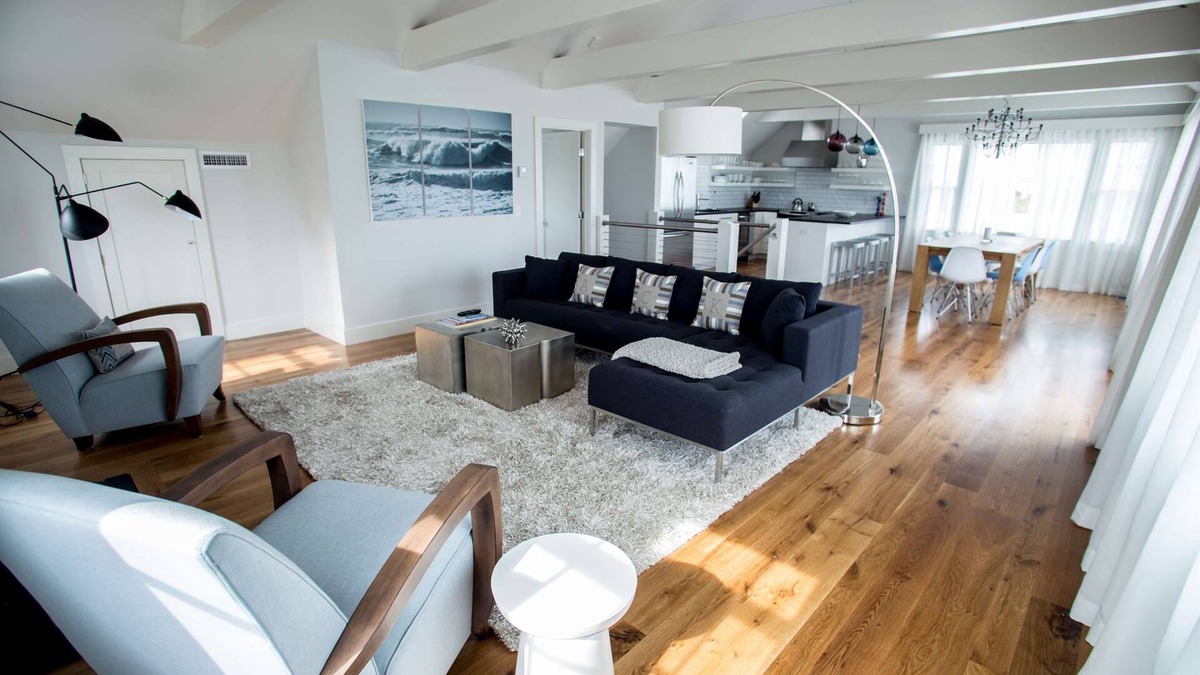 Surfside House | Stylish Modern 4 Bedroom Beach House With Water View