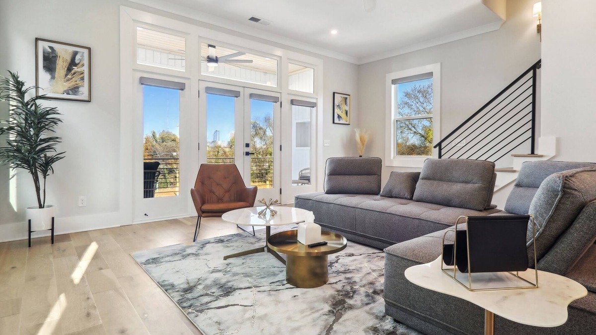 Pittsburgh House | Stylish Modern 4 Beds, 3.5 Baths, City-Centered