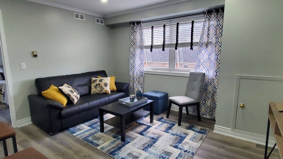 Mississauga Condo | Stylish Modern Condo with heated community pool!